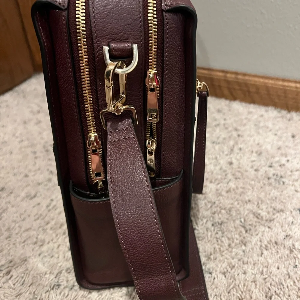 Piquadro Women's Burgundy Leather Laptop Bag with Top Handle